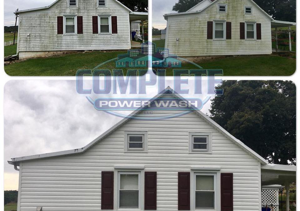 Before and after vinyl siding wash in Hagerstown, MD